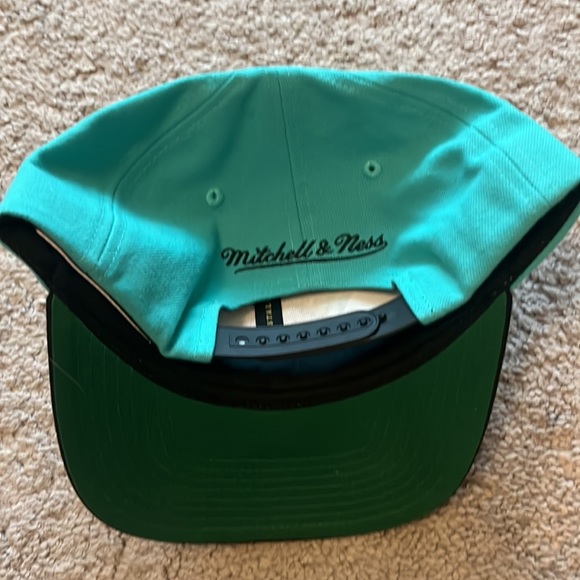 Vancouver Grizzlies SnapBack - Picture 4 of 4